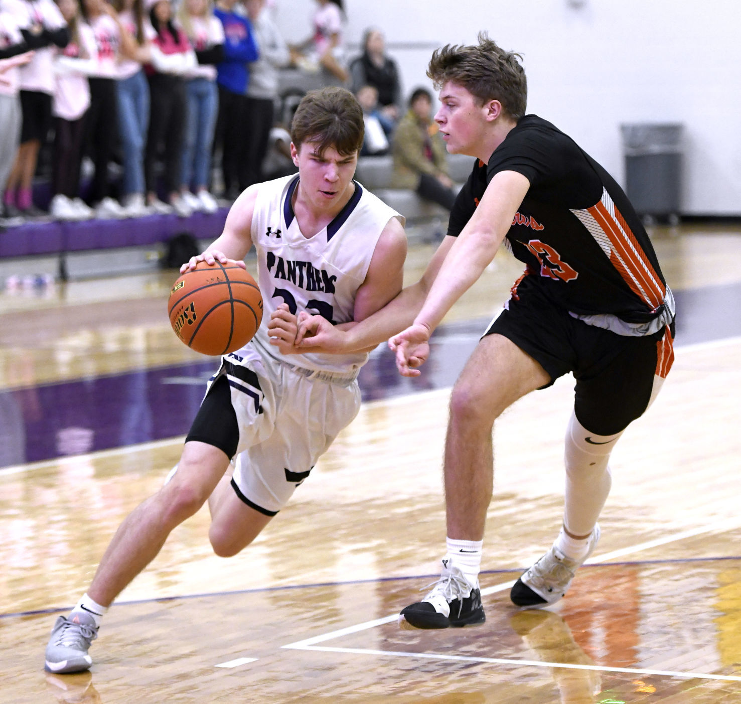 Dakota Valley hosts Dell Rapids